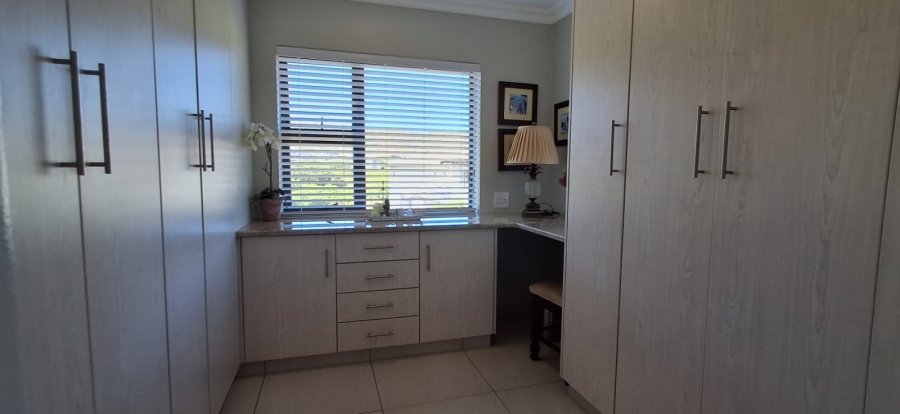 2 Bedroom Property for Sale in Hartenbos Landgoed Western Cape